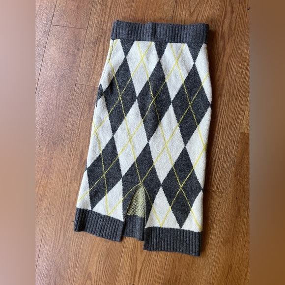 Pringle of Scotland H&M knit set Sweater Medium and skirt Small - Picture 12 of 15